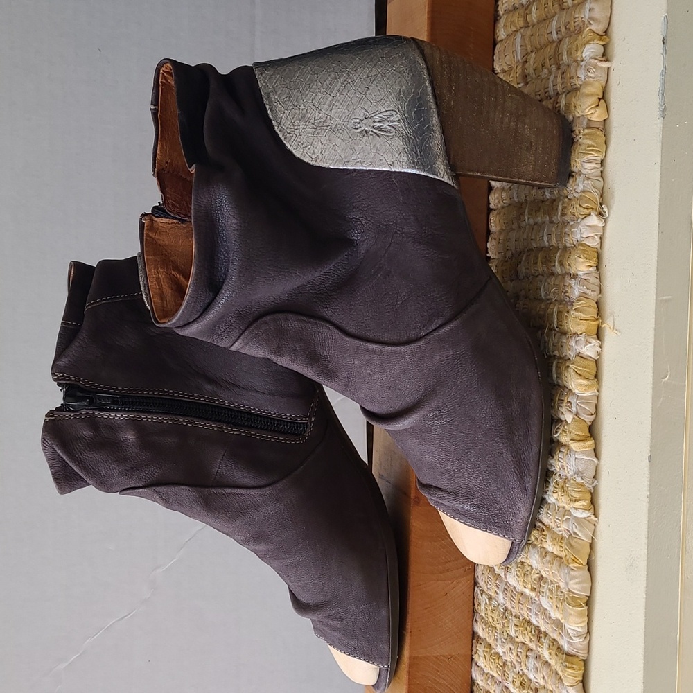 Fly London Made In Portugal Open Toe Heel Size 40/US 8.5